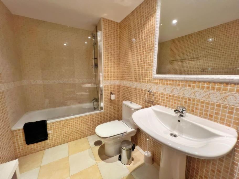 Magnifico Y Amplio Apartamento Con Terraza Fuengirola Exteriér fotografie